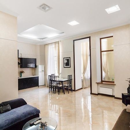 Downtown Prestige Apartment Odessa Eksteriør billede