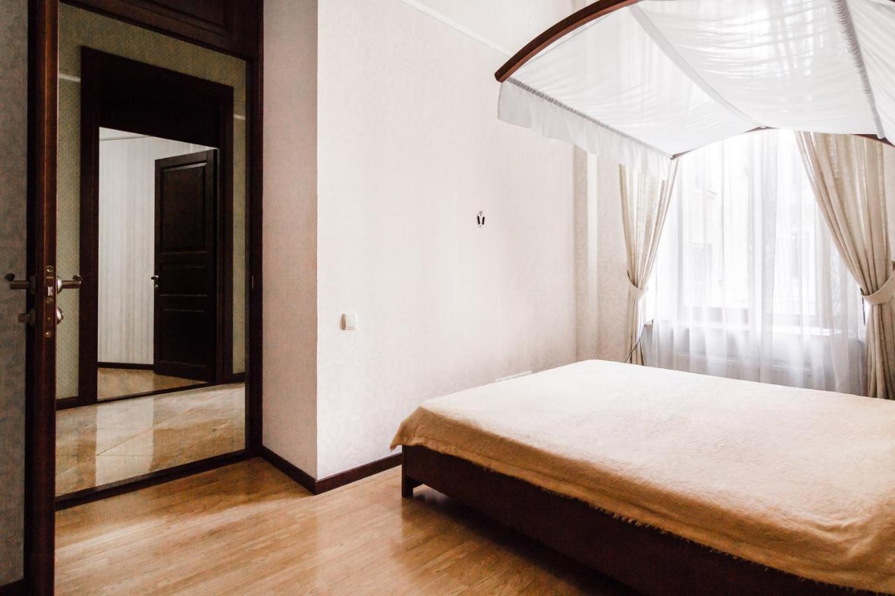 Downtown Prestige Apartment Odessa Eksteriør billede