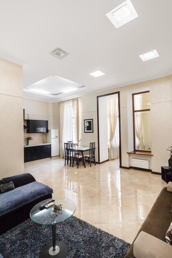 Downtown Prestige Apartment Odessa Eksteriør billede